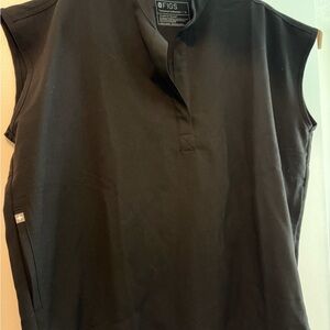 EUC FIGS Women’s Rafaela Oversized Scrub Top in Black